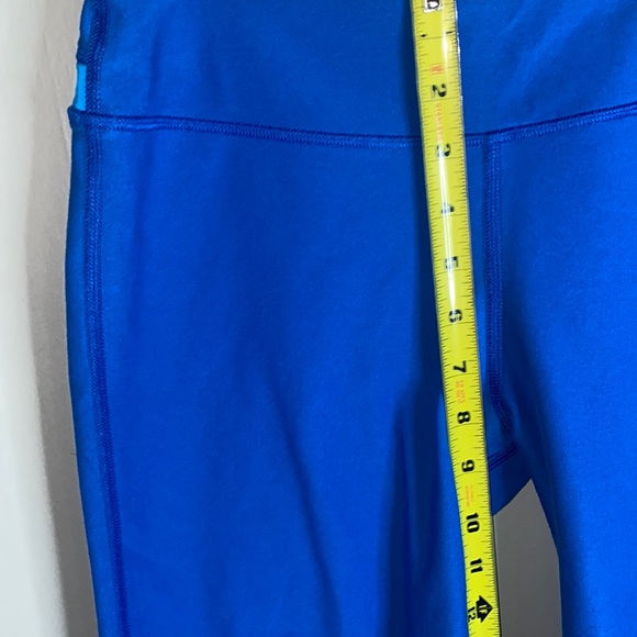 🍓Two toned blue Nike Dri-Fit Capris! - Picture 3 of 8